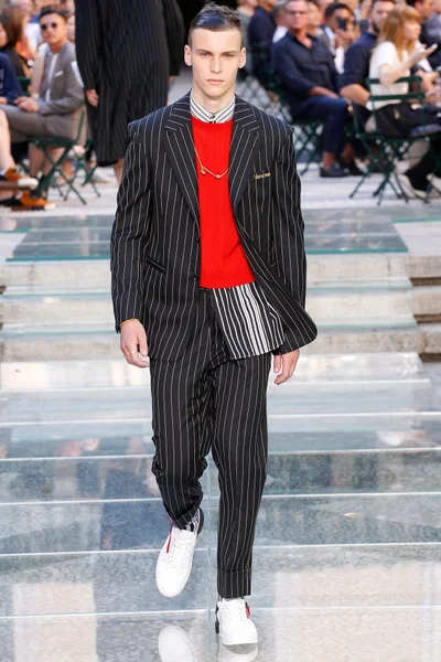 Look 2